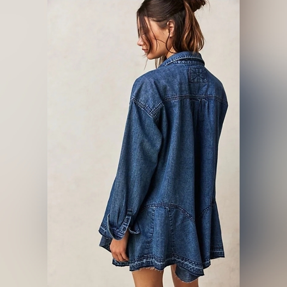 We The Free - Free People - Freya Denim Top - Picture 2 of 9